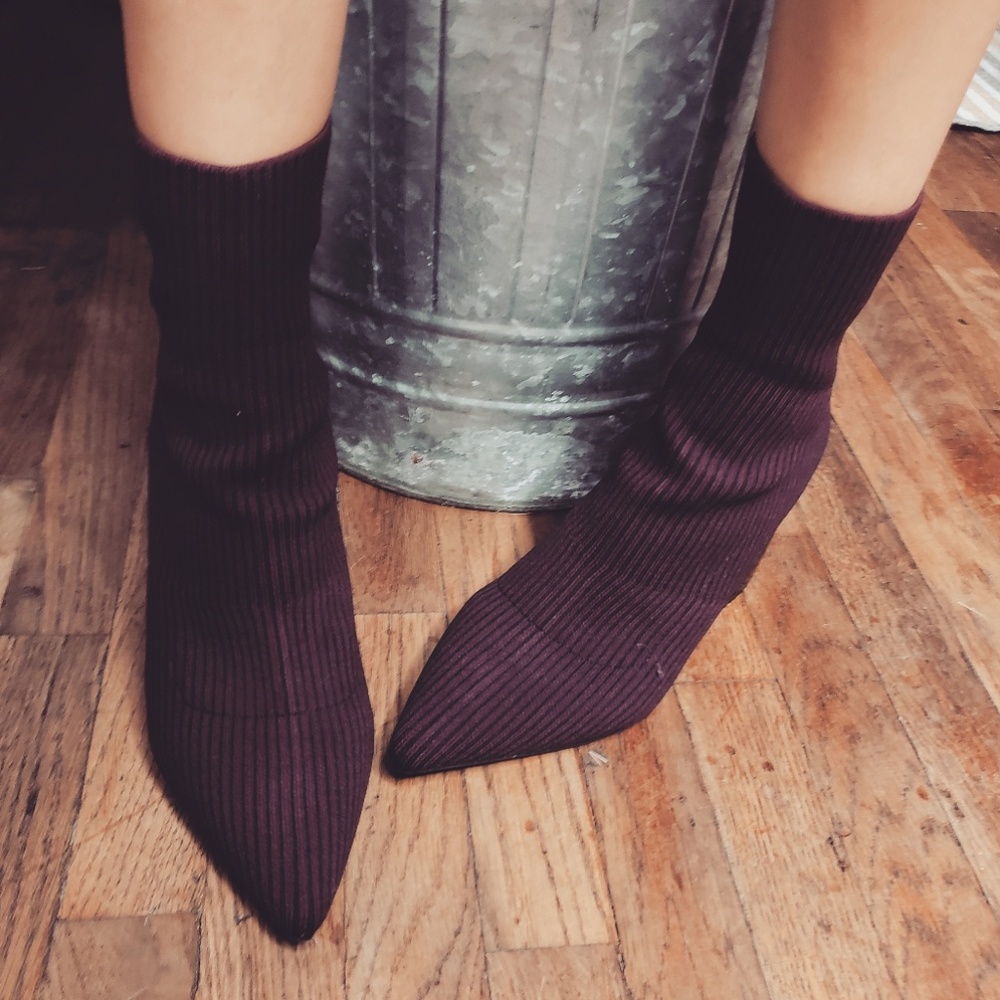 🆕️//The Roxanne//Purple and black sock booties